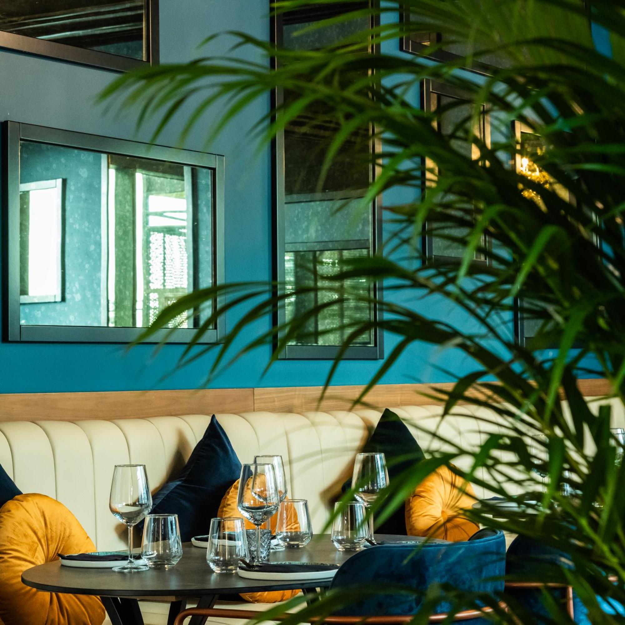 Somerset West Bay Доха Экстерьер фото Restaurant