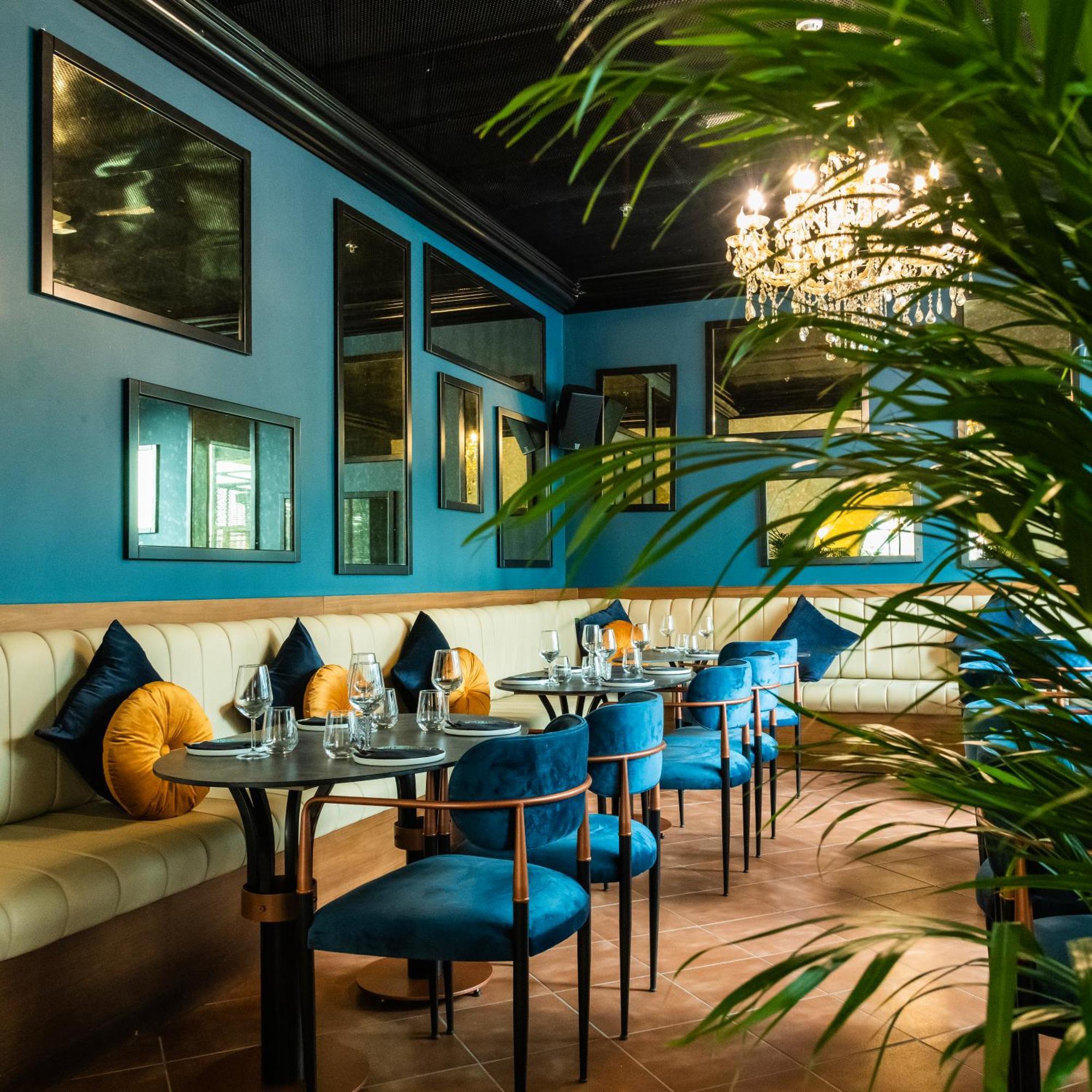 Somerset West Bay Доха Экстерьер фото Restaurant interior